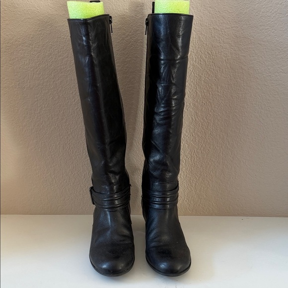 Nurture by Lamaze Black Over the Knee Boots - Picture 2 of 12
